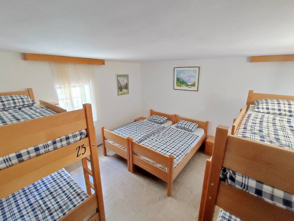 Aljažev Dom 24 Planinsko društvo Dovje - Mojstrana Planinsko društvo Dovje - Mojstrana 21
