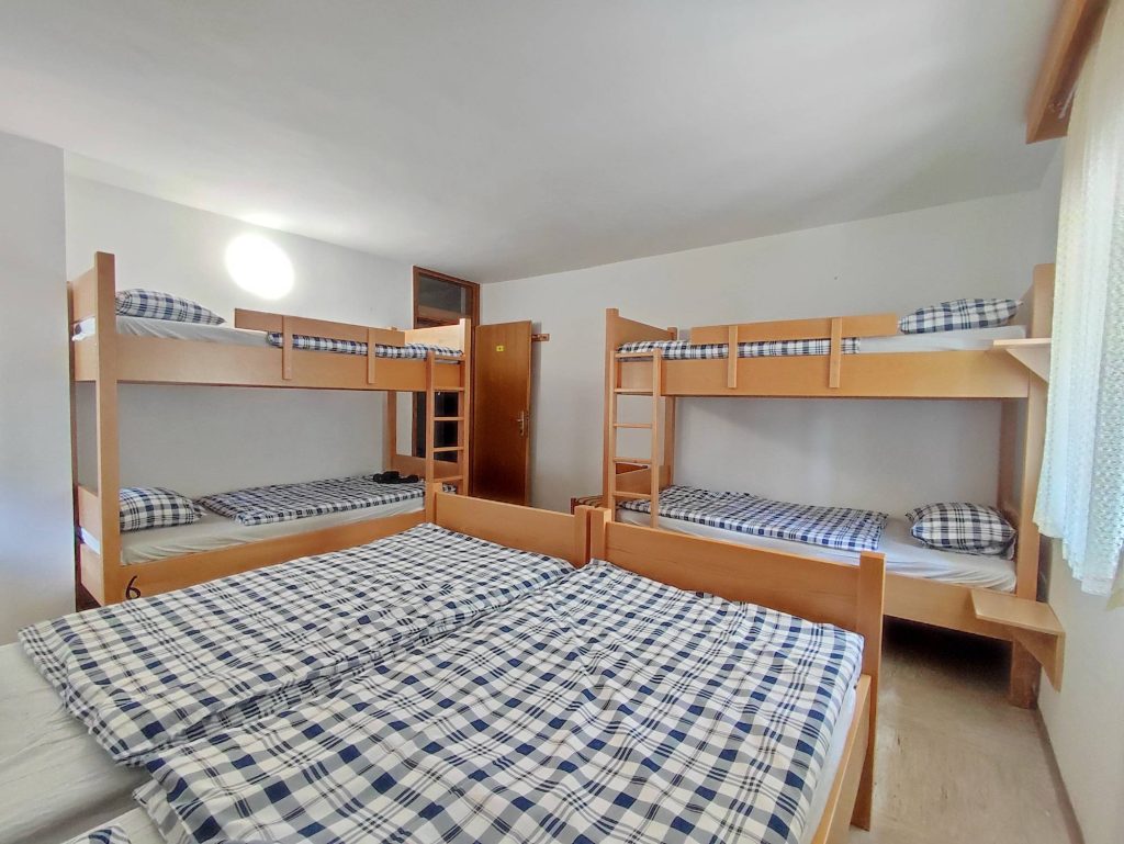 Aljažev Dom 28 Planinsko društvo Dovje - Mojstrana Planinsko društvo Dovje - Mojstrana 25