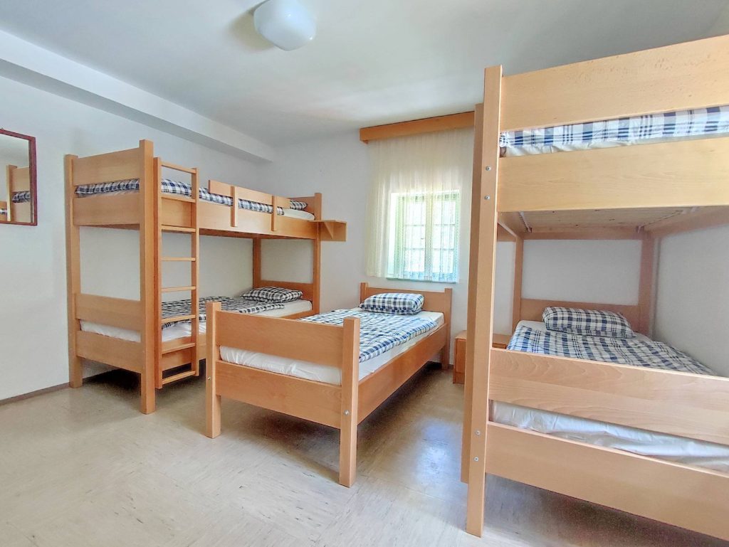 Aljažev Dom 25 Planinsko društvo Dovje - Mojstrana Planinsko društvo Dovje - Mojstrana 22