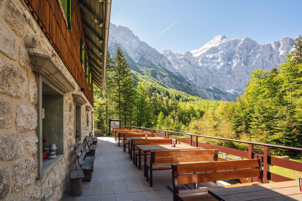 Aljažev Dom 2 Planinsko društvo Dovje - Mojstrana Matic Lipar, arhiv Turizem Kranjska Gora