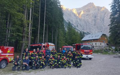 Domov 5 Planinsko društvo Dovje - Mojstrana MEDDRUŠTVENA MOKRA VAJA PGD MOJSTRANA IN PGD DOVJE V VRATIH